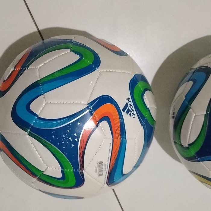 010vbff Bola Sepak Size 5 Adidas Brazuca Gr02Bf