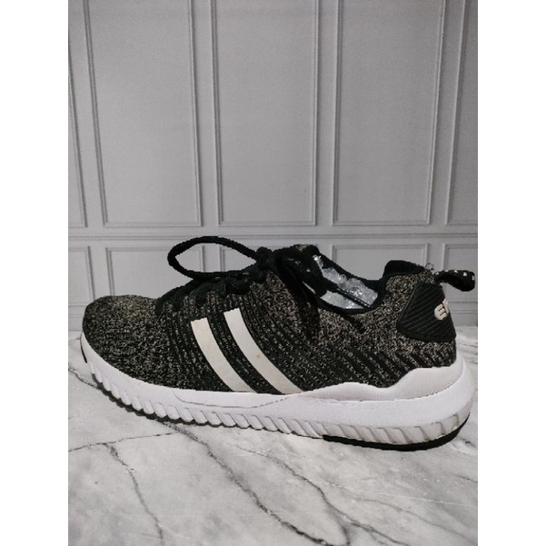 sepatu running size 40, insol 250 brand ERKE