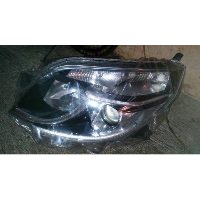 Headlamp Toyota Rush 2016