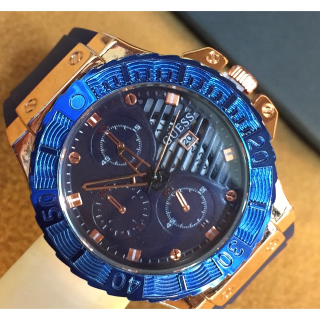 Jam tangan pria. Guees analog