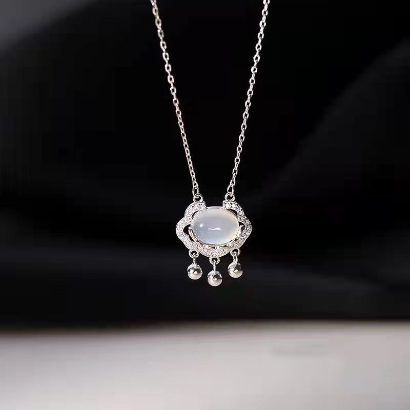 Ping'an Kalung Perempuan sterling silver Ruyi Bell Moonstone chalcedony Kunci Panjang Umur Liontin Hadiah Hari Dewi Untuk Ibu.