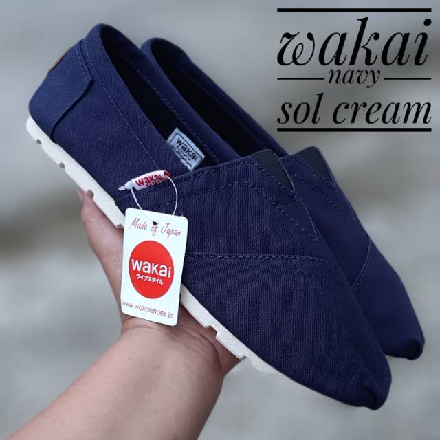 Sepatu WAKAI slip on pria wanita grade original