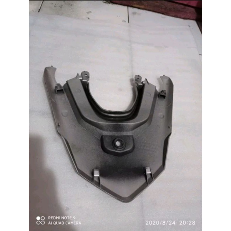 cover rear center Vario 150 sambungan body belakang silver Vario 150 2018-2020 original