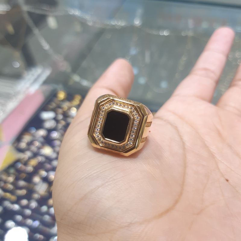 cincin emas batu item cowok