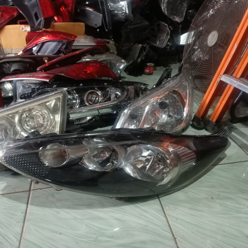 headlamp ford fiesta