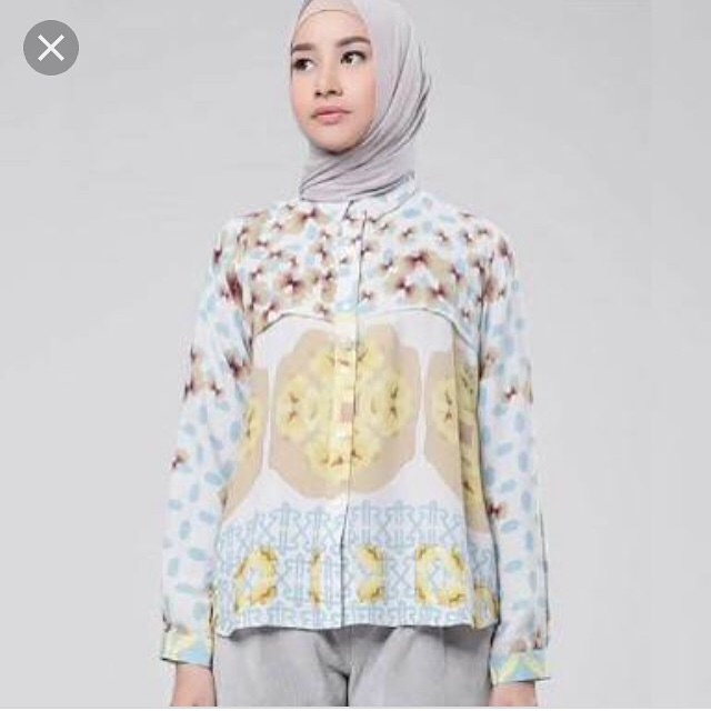 Abbey Top Ria Miranda