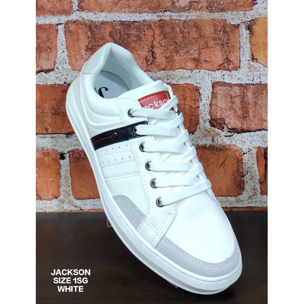 sepatu casual pria , sepatu santai cowok , sepatu sneakers bahan kulit merk JACKSON