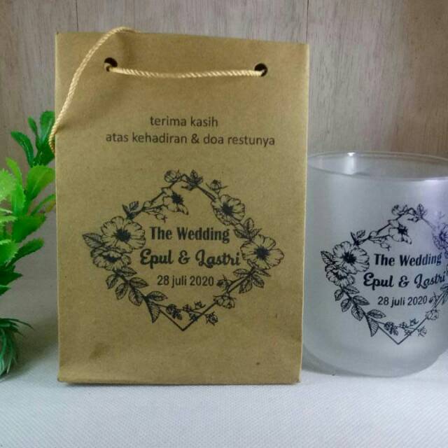 

Souvenir gelas gagang plus paperbag