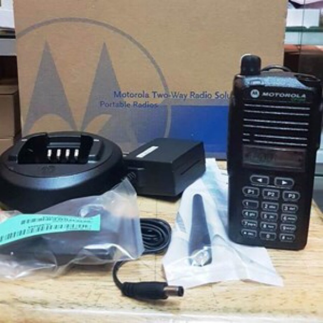 HT MOTOROLA CP 1660 UHF