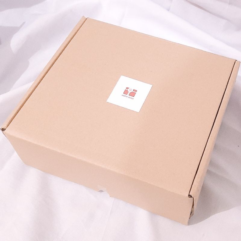 

Gift box | Kartu ucapan | Pita