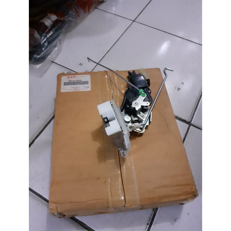 door lock pintu bagasi suzuki apv arena