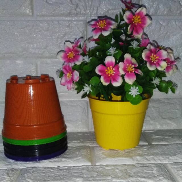 Pot bunga plastik