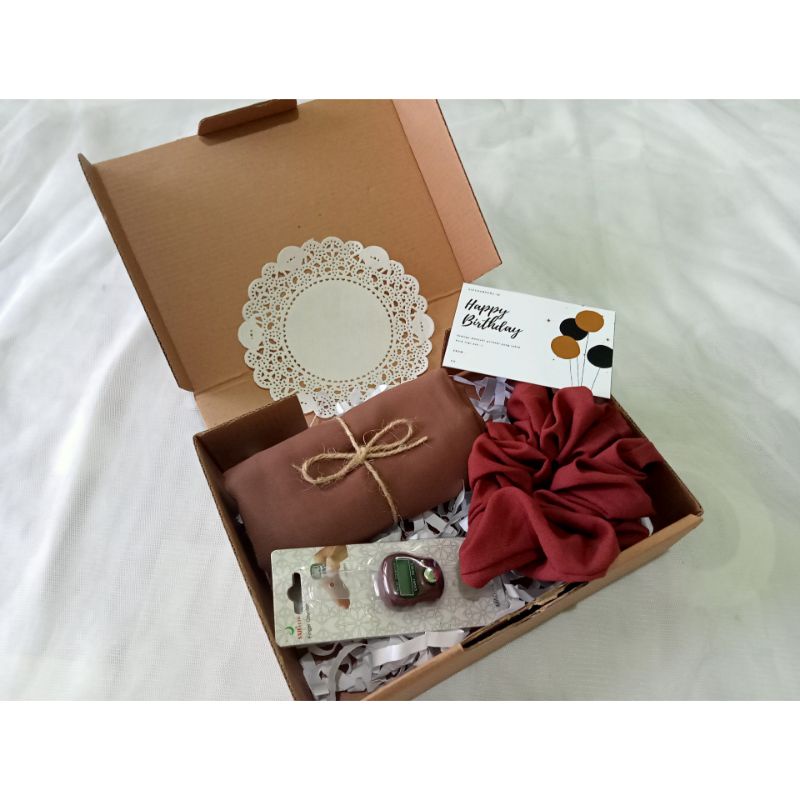 

Gift Hampers Box/Hampers Jilbab/ Gift Jilbab/ Kado ulang tahun