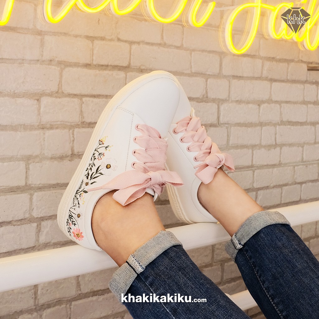 KHK by Khakikakiku Daisy Embroidery Sneakers