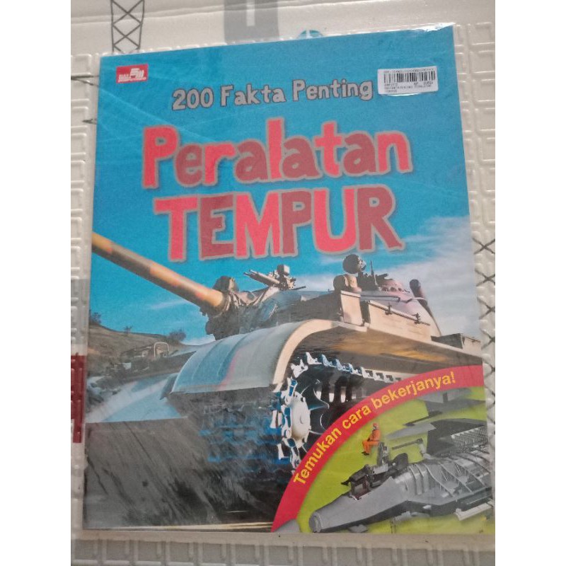 Buku 200 Fakta Penting PERALATAN TEMPUR