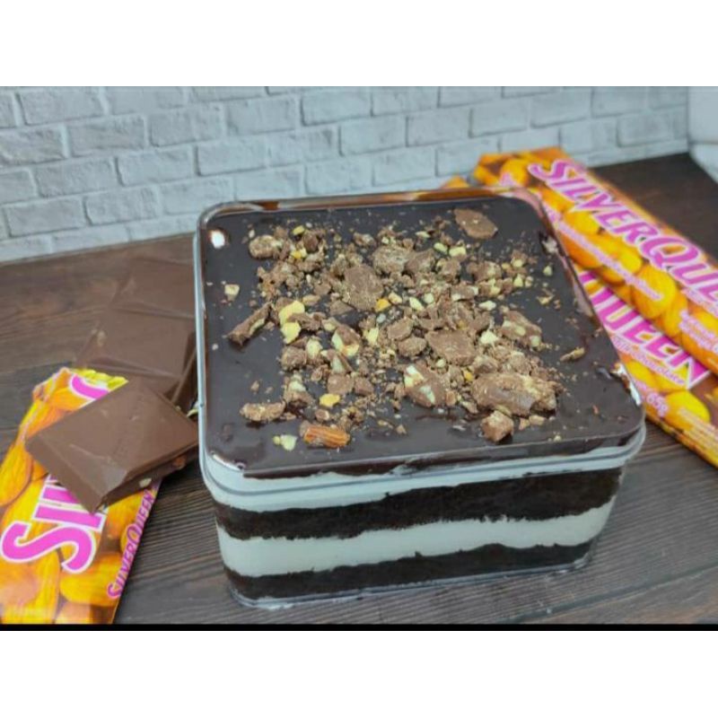 

(DEPOK) DESSERT BOX SILVERQUEN 500 ML