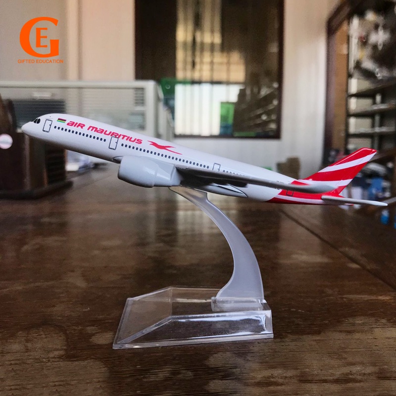 Mainan Model Pesawat Airbus 350 Bahan Metal Untuk Koleksihadiah