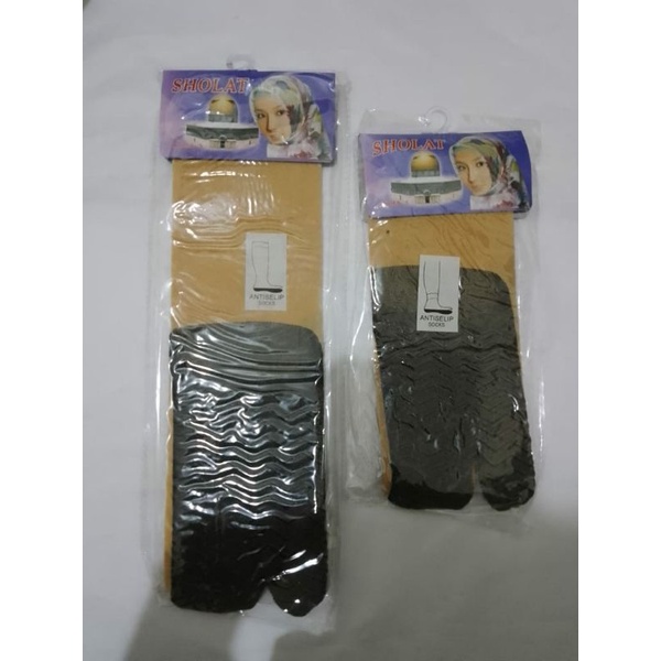 Kaos kaki jempol stocking warna kulit alasnya hitam ukuran pendek dan panjang