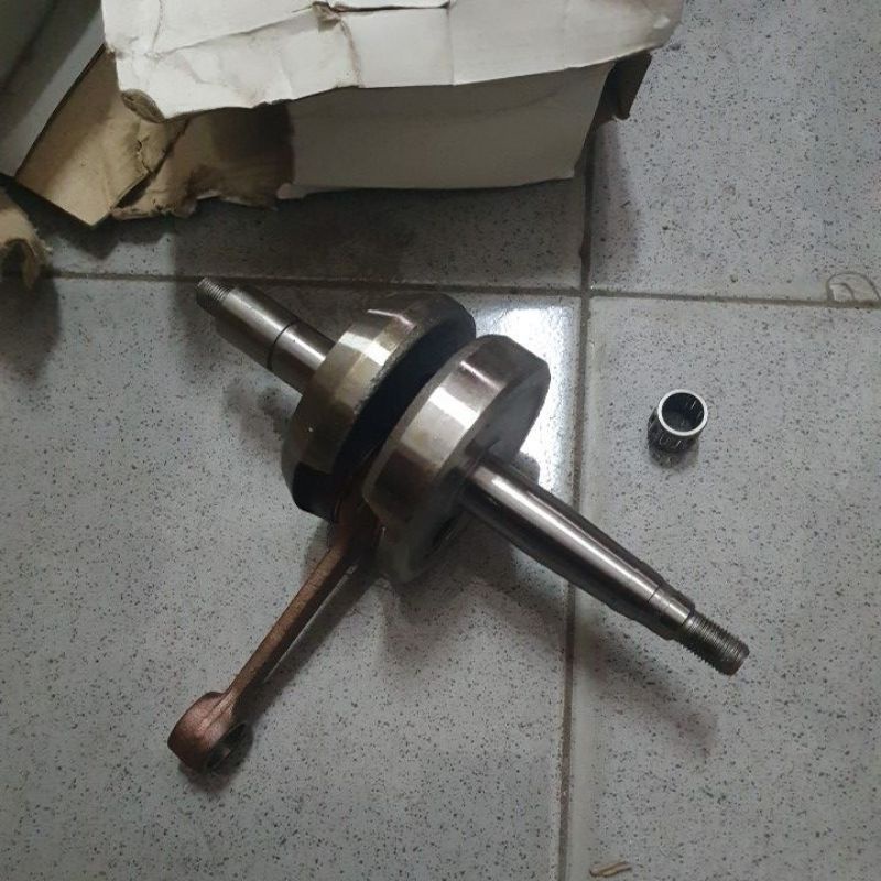 KRUK AS CRANK SHAFT MOTOR L2SN SUPER KREK AS