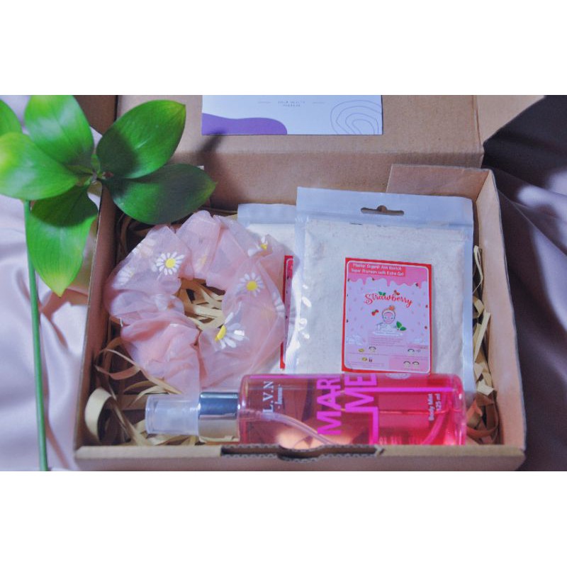 

[Paket 3] Gift Box / Hampers / Skincare Set / Kado Ulang Tahun / Kado Wisuda / Gift Set