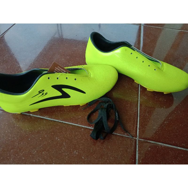 SEPATU SEPAK BOLA (NO BOX) BARANG READY DI TOKO KAMI