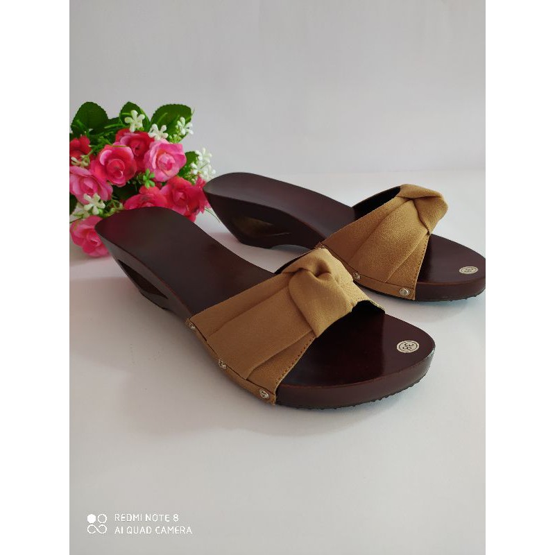 kelom geulis wedges 5 cm/sandal wanita/sandal kayu/sandal cewe/sandal kelom/kelom tasik/sandal unik