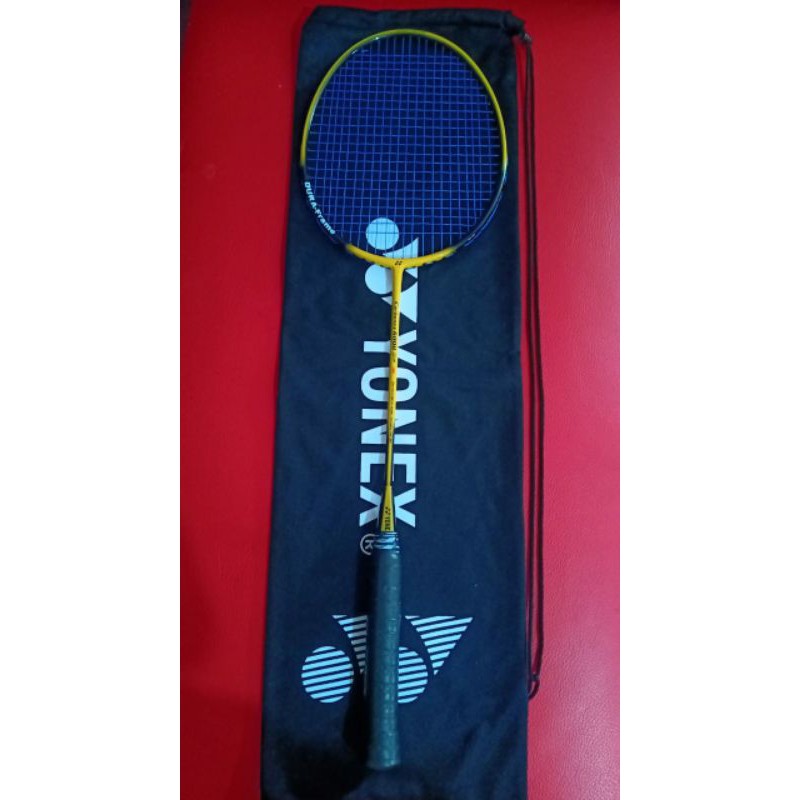 raket badminton Yonex carbonex 6000