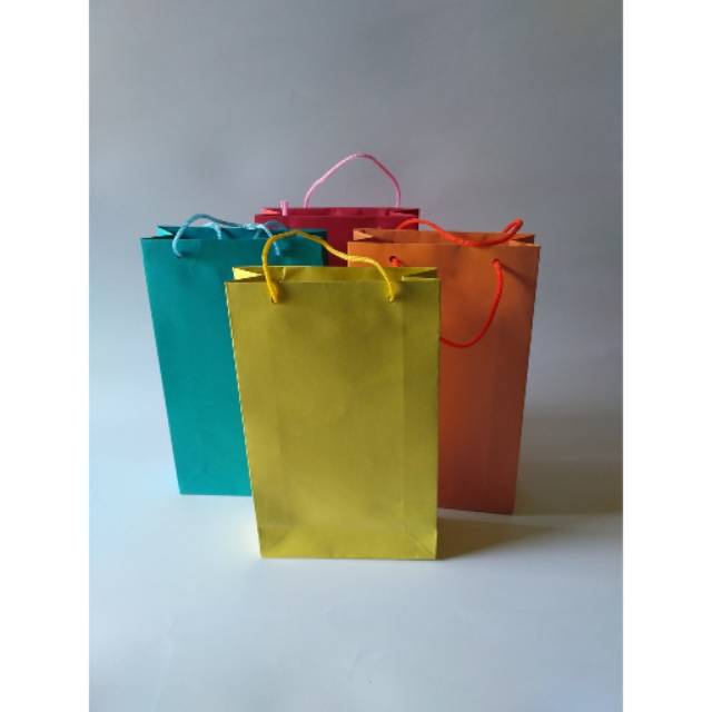 

Paperbag custom size bahan BC 160gr size P15 x L5 x T23