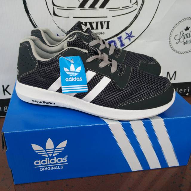 Sepatu Adidas Cloudfoam