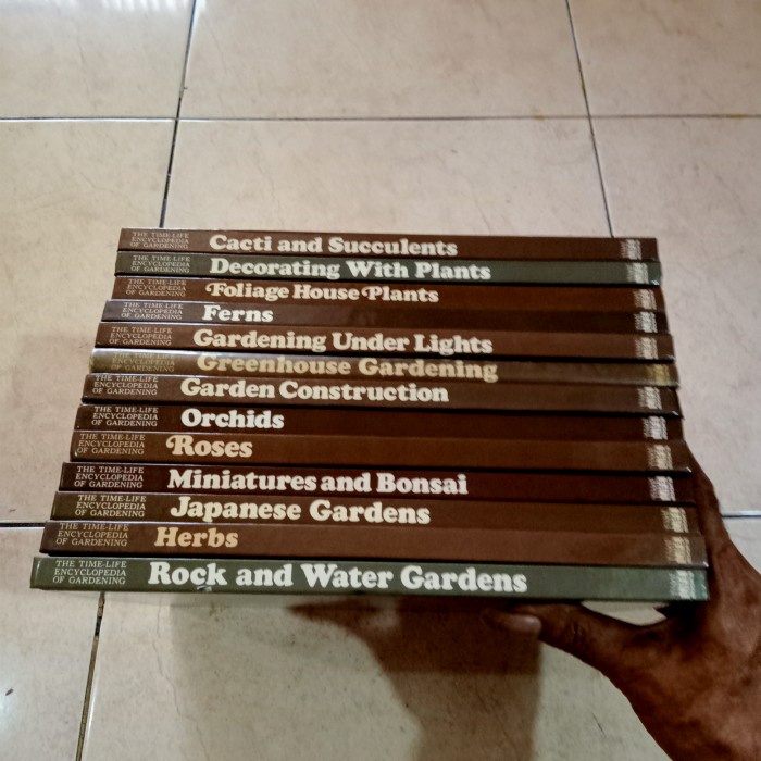 ORI BUKU THE TIME LIFE ENCYVLOPEDIA OF GARDENING CABUTAN