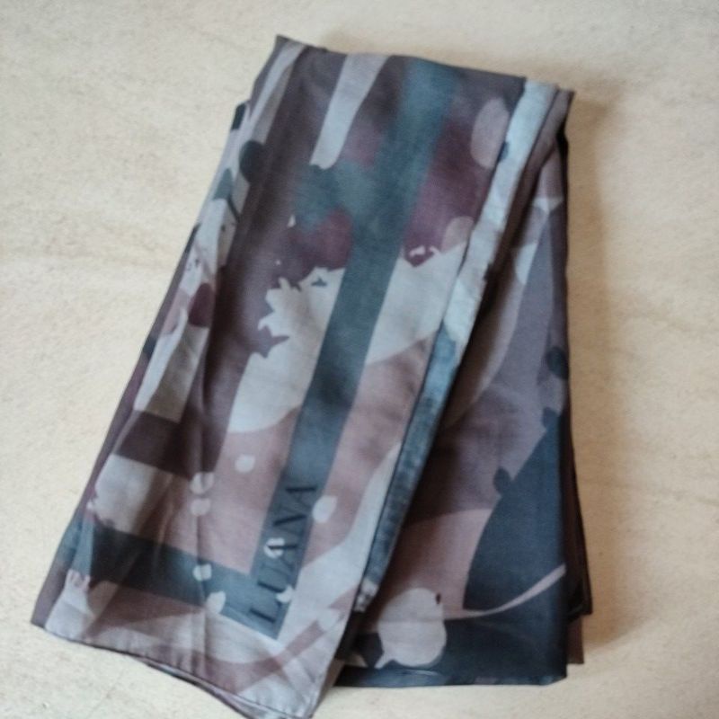 preloved scarf luana