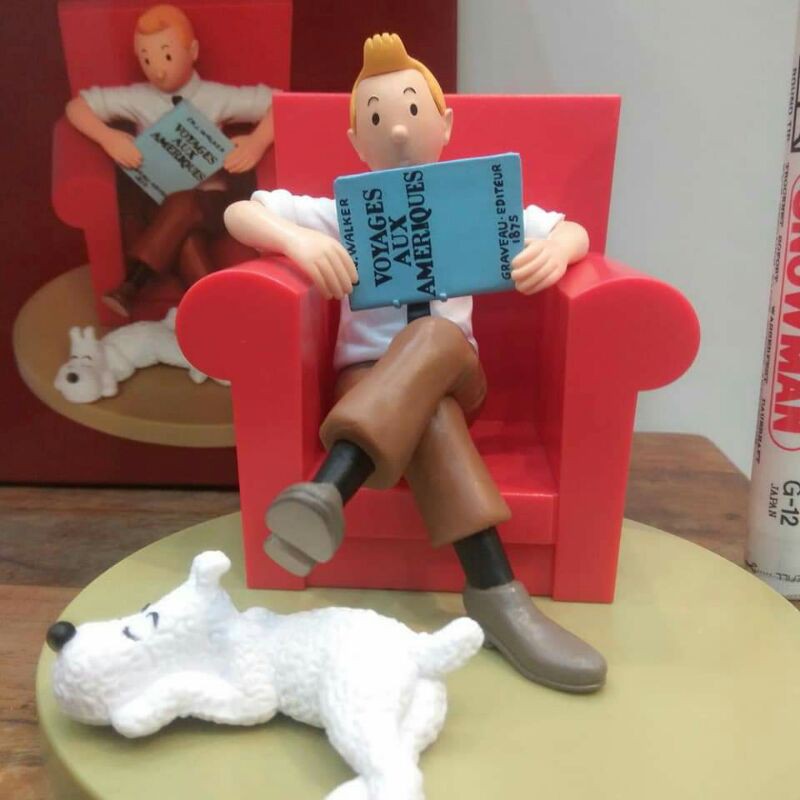 Mainan figure statue tintinDetective tintin and snowy