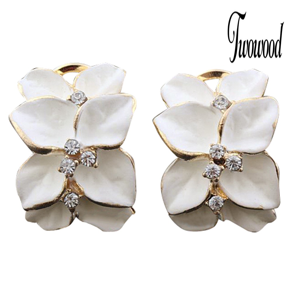 Anting Stud Desain Bunga Gardenia Warna Putih Untuk Wanita