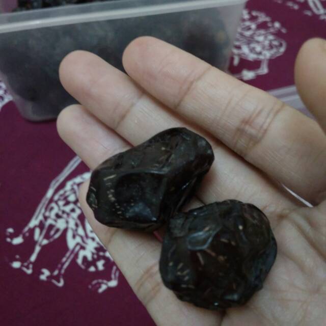 

1 biji Kurma Nabi / Ajwa Asli Madinah Grade A Bijian Murah