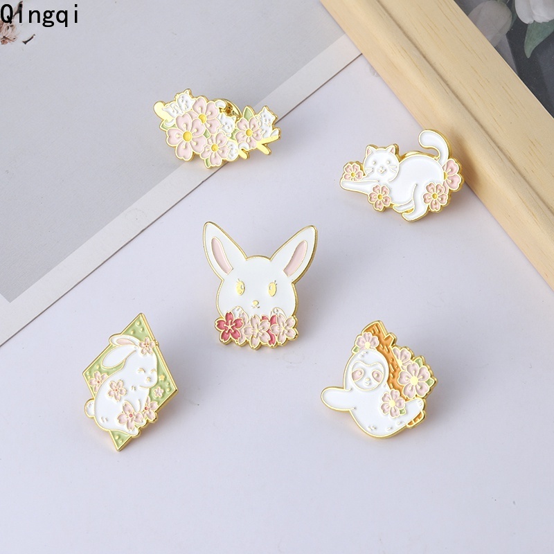 Bros Pin Enamel Desain Kartun Hewan Kungkang Kucing Kelinci Bunga Sakura Warna Pink Untuk Hadiah