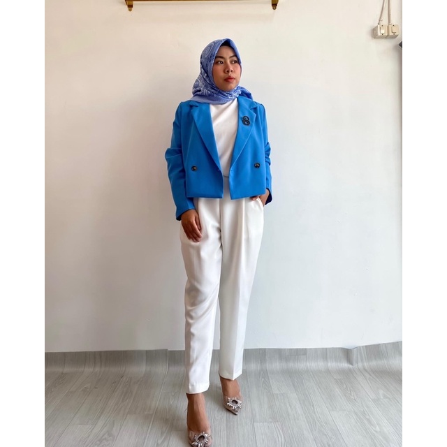 AMANDA BLAZER | BLANIK BLEZER CROP WANITA LENGAN PANJANG POLOS