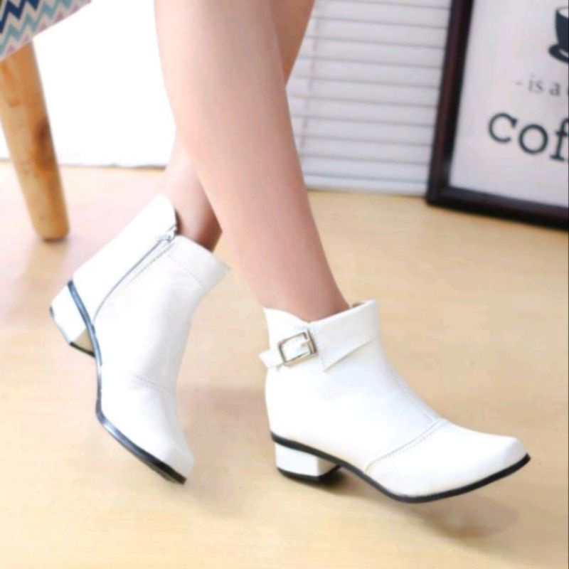 Sepatu Boots Wanita Heels 3cm – Ankle Boots Kulit Sintetis Doff Elegan | PTK 01