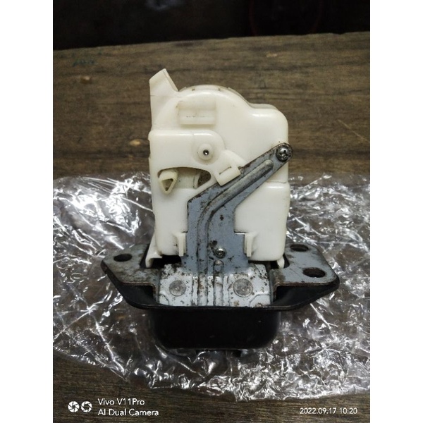 Doorlock Door Lock Bagasi Nissan Juke Xtrail T31 Serena C26 Original