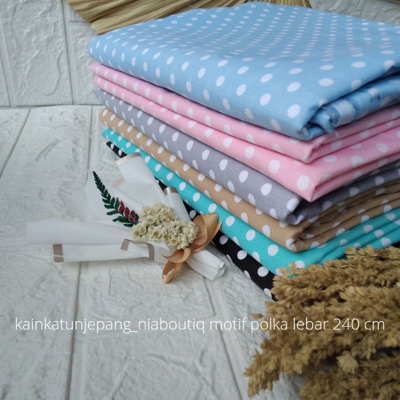 KAIN SPREI KATUN STAR DELUXE MOTIF POLKADOT LEBAR 240 CM