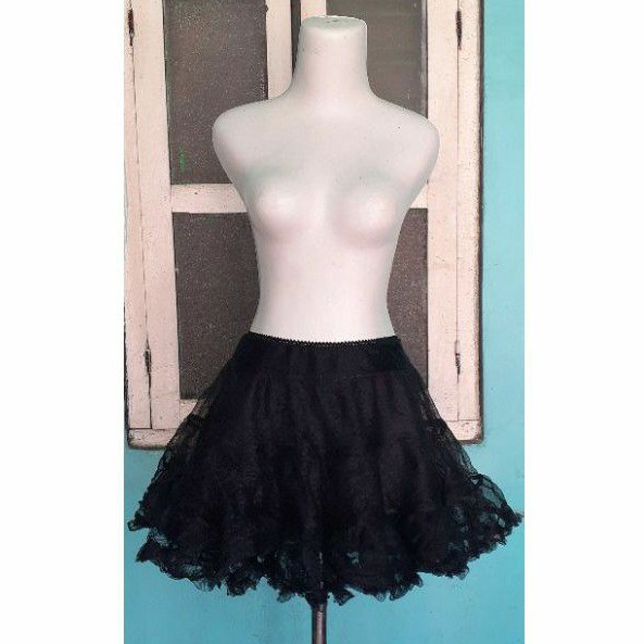 Petticoat Pendek Hitam Megar Drug Honey Preloved