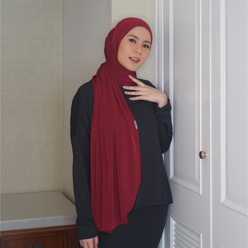 

Lofa Burgundy - NabillaSyal