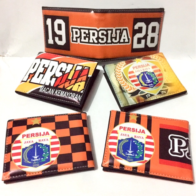 dompet Persija Jakarta model lipat biasa bahan kulit sintetis lokal LAX motif cetak club sepak bola Persija Jakarta #dompet #dompetanak #dompetremaja #dompetbola #dompetlipat #dompetkeren