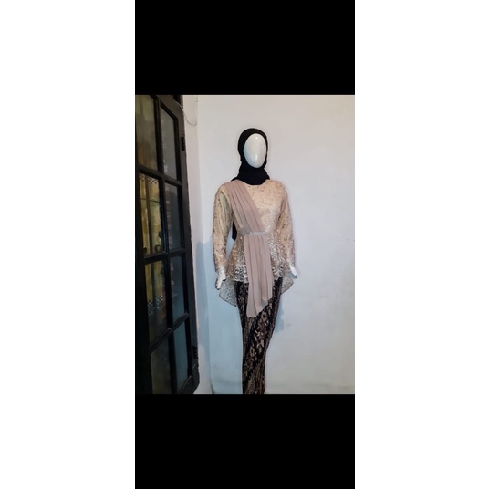 (Realpict) set kebaya aira selendang/set kebaya aurora selendang/kebaya modern/blouse Amalia-set crem