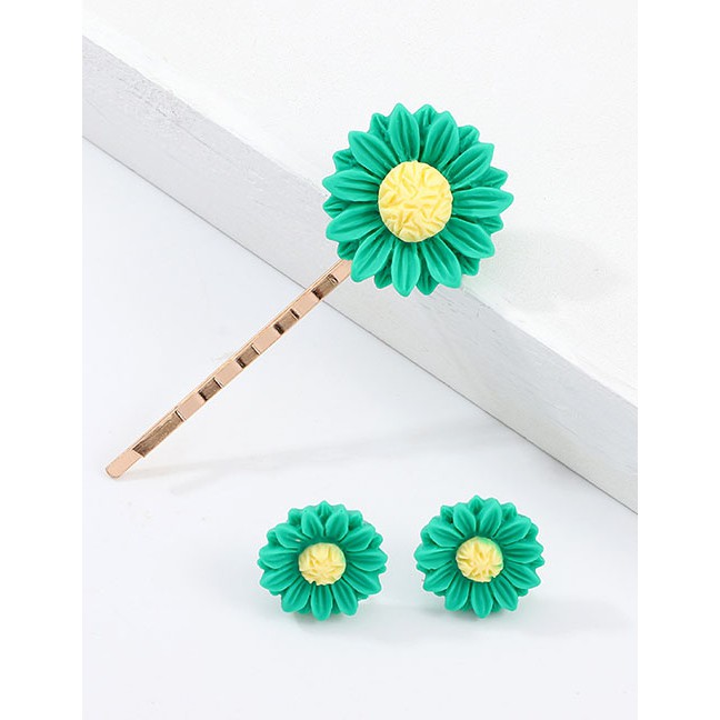 LRC Jepit Rambut Fashion Small Daisy Flower Stud Earrings Set F7557X