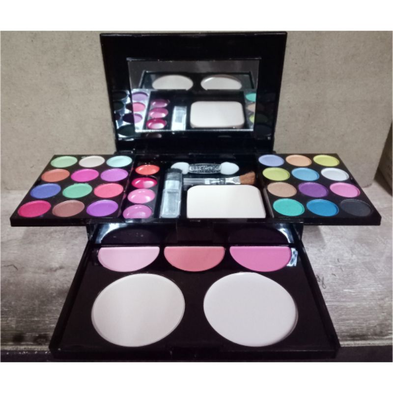 ADS MAKE UP KIT FASHION COLOUR FREE BUBLE