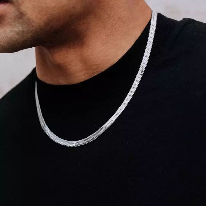 Kalung Titanium Anti Karat Model Pipih Banget Warna Silver