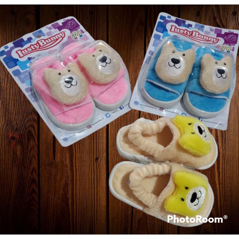 Sandal boneka bulu lucu