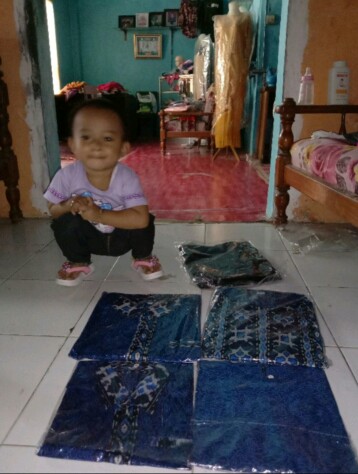 Promo Batik Couple Keluarga Sarimbit Sania Ruffle Batik Ori Ndoro Jowi Motif Mega Mendung Biru