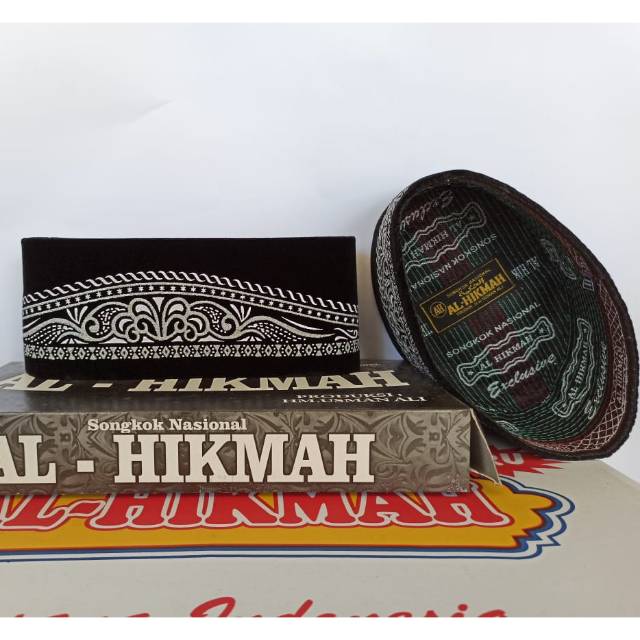 Songkok / peci soga batik