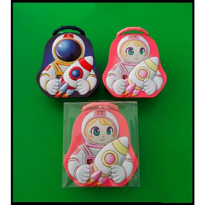 

Celengan Besi Tas Gembok Kunci Astronot Kaleng Lucu Unik Souvenir Anak